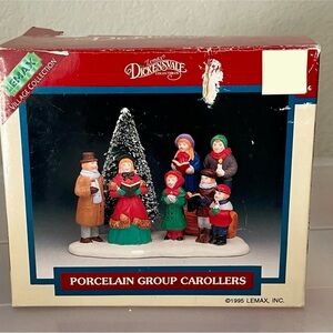 Department 56 Dickens’ Village “Carolers On The Doorstep”-Set of 4